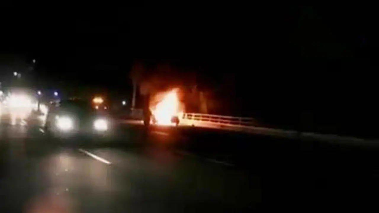 Mobil Terbakar