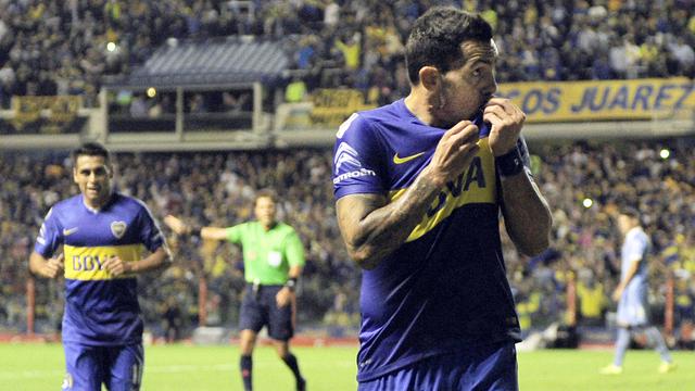 Carlos Tevez Coba Tirukan Gol Legendaris Maradona dan Berhasil 