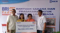 Bank BRI memberi santunan pada 57 Sekolah Luar Biasa (SLB) di seluruh Indonesia.