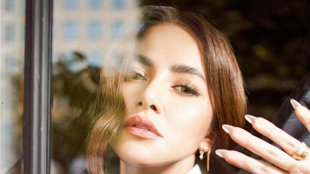 7 Potret Olla Ramlan Tampil Cantik Setelah Lepas Hijab, Kini Temukan Arti Perjalanan Hidup