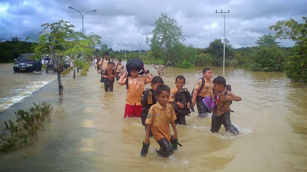 Siswa Sekolah di Jambi Libur Mendadak, Ada Apa?