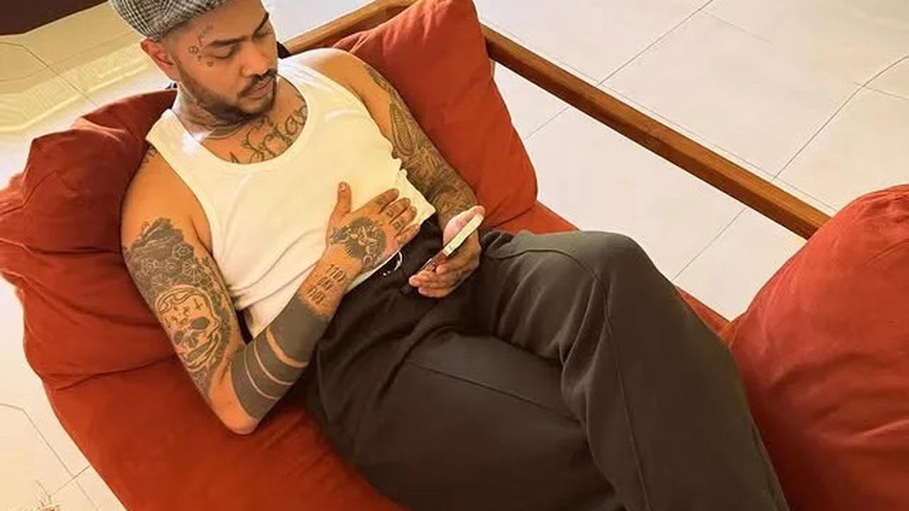 Onadio Leonardo sedang santai