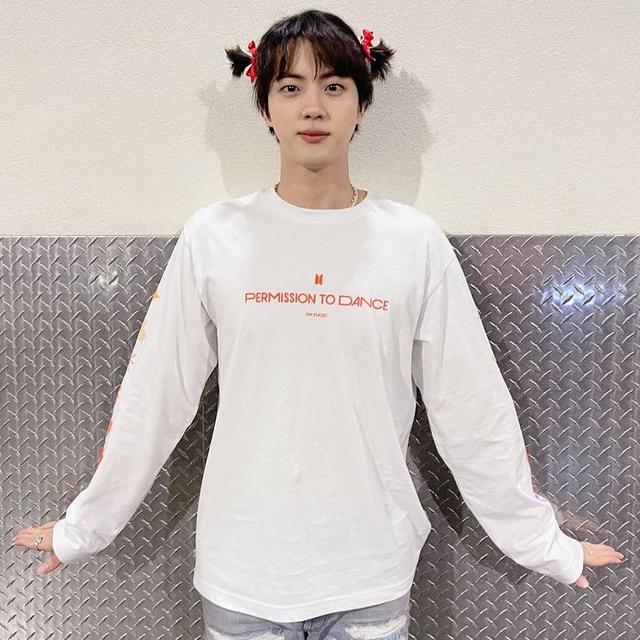 Unggahan Instagram Jin . (Instagram/ jin)