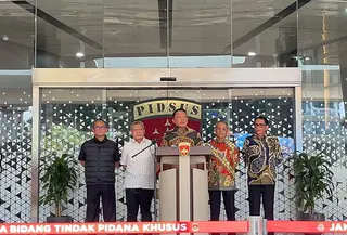Jaksa Agung Muda Tindak Pidana Khusus (Jampidsus) Febrie Adriansyah di Kejaksaan Agung, Jumat (10/7) (Liputan6.com/Winda Nelfira)