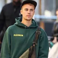 Bukan Justin Bieber kalau tak berbuat ulah. Setelah berurusan dengan polisi karena melanggar peraturan lalu lintas beberapa waktu lalu. Kini Justin dikabarkan menabrakan mobilnya ke arah paparazzi.  (Instagram/Justinbieber)