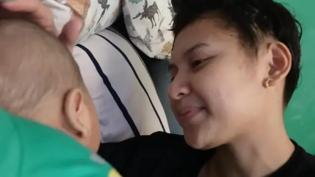 Momen Seru Indah Permatasari Rawat Anak Seorang Diri