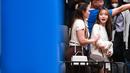 Kekasih Vincent Kosasih, Nita Vior yang juga seorang atlet E-Sport berjalan meninggalkan tribun setelah laga pembuka Indonesia International Basketball Invitational di Indonesia Arena, Senayan, Jakarta, Rabu (02/08/2023). (Bola.com/Bagaskara Lazuardi)