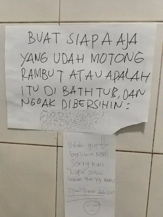 6 Peringatan di Dinding Kamar Mandi Kos Ini Bikin Tepuk Jidat