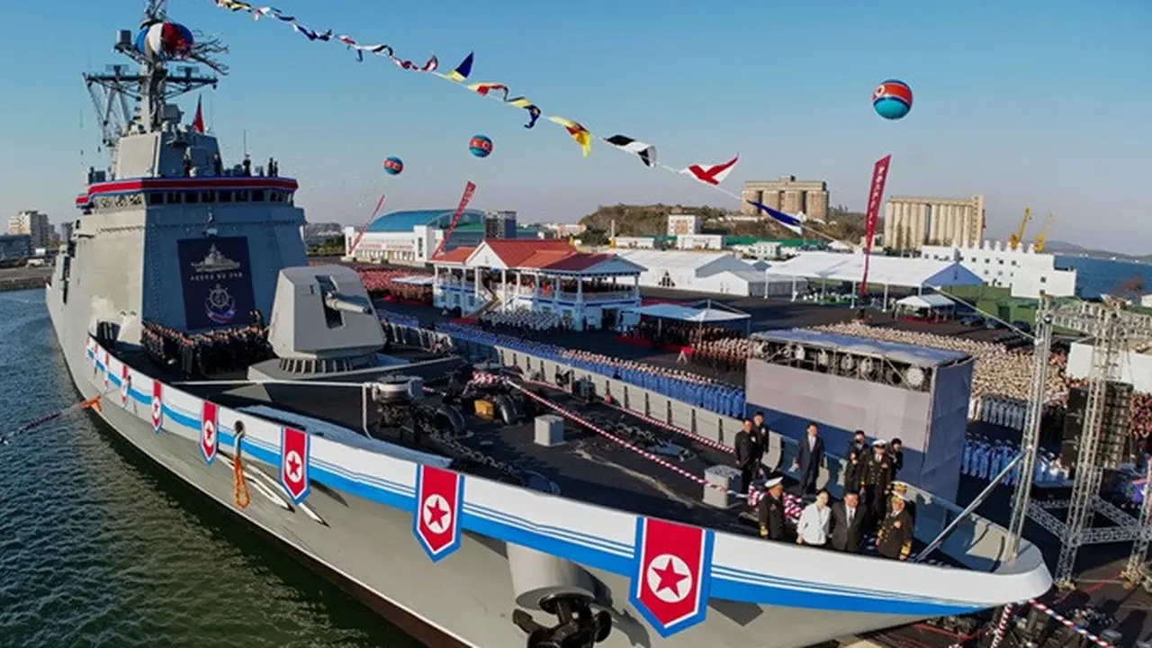 Choe Hyon, kapal perusak yang diklaim Korea Utara dilengkapi senjata paling kuat. Kapal ini secara resmi diluncurkan pada Jumat (25/4/2025).