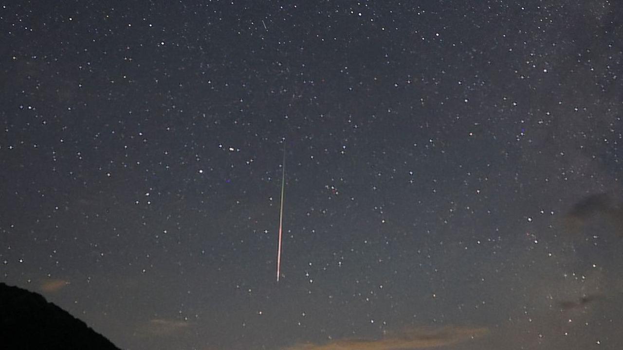 Hujan meteor Perseid adalah fenomena astronomis yang terjadi ketika Bumi melewati jejak debu komet Swift-Tuttle.