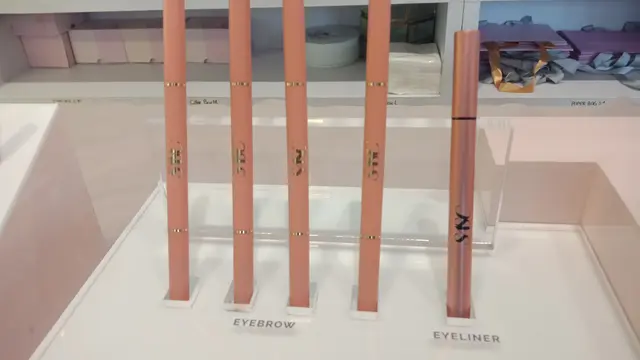 Kolaborasi Eyeliner dan Brow Definer bersama Titan Tyra