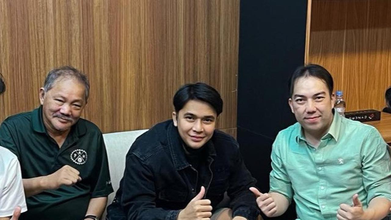 Kini Billy tak lagi ingin jadi artis. Setelah kurang lebih 10 tahun eksis, Billy mengaku ingin menyerah dan banting setir sebagai penjual seblak setelah konten prank-nya dengan Chika banjir hujatan netizen.