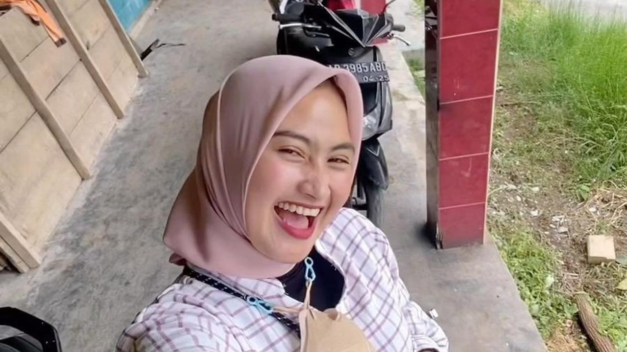 Potret Rumah Pedangdut Novi Listiana di Lereng Gunung Merbabu, Tawarkan Suasana Pedesaan yang Bikin Betah
