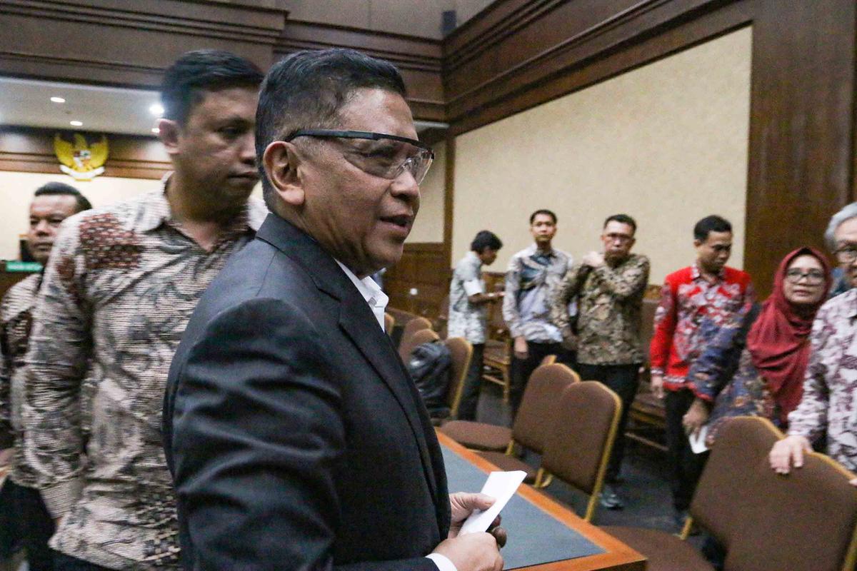 FOTO: Hasto Kristiyanto Divonis 3,5 Tahun Penjara Terkait Kasus Harun Masiku