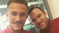 Wayne Rooney menyebut pe njaga gawang Anders Lindegaard sebagai rekan terburuknya di Manchester United. (Sport)