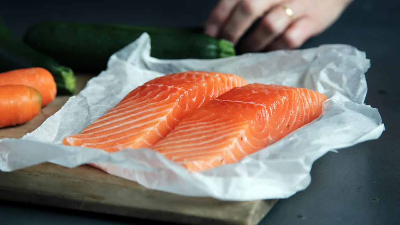 MPASI Ikan Salmon: Resep Kaya Omega-3 untuk Tumbuh Kembang Optimal Bayi Anda
