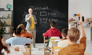 Hari Guru Nasional diperingati setiap tanggal 25 November. credits: pexels/max