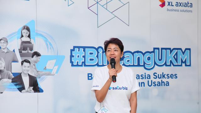 Direktur & Chief Enterprise Business & Corporate Affairs Officer XL Axiata Yessie D. Yosetya