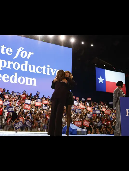 Pelantun Love on Top itu tampil dengan busana serba hitam saat menyatakan dukungan untuk Kamala Harris. Dukungannya tersebut diduga menjadi trik Beyonce untuk mengalihkan perhatian akan skandal P Diddy [@beyonce]