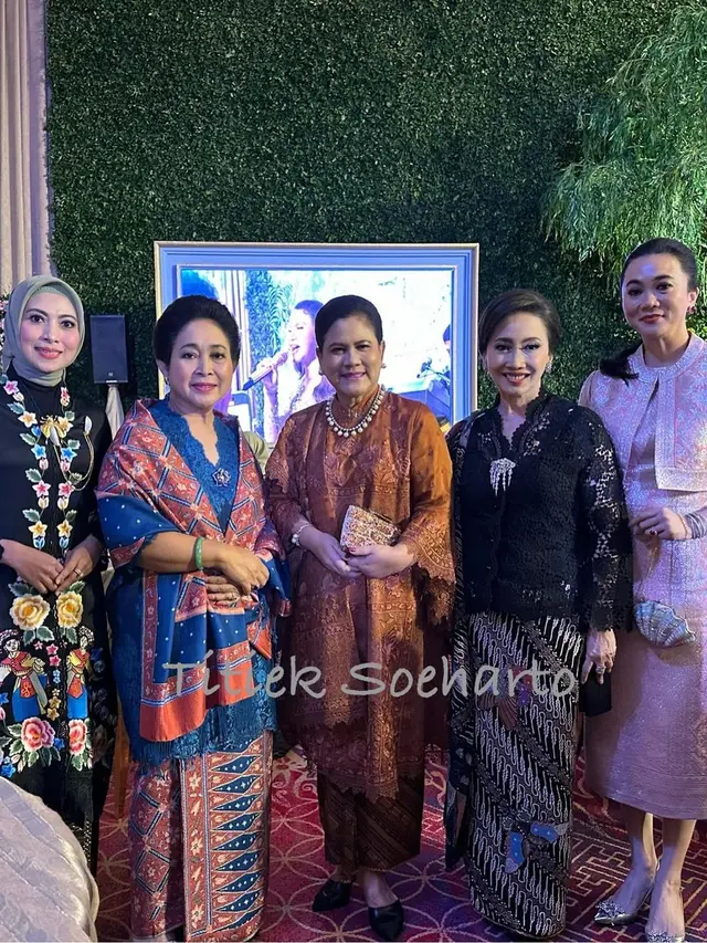 Titiek Soeharto dan Iriana Jokowi