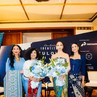 Koleksi “Identitas” resmi diluncurkan dalam gelaran Kawan Nusantara hasil kolaborasi Tulola bersama PT Bank Central Asia Tbk (BCA) dan PT Pertamina (Persero), yang berlangsung pada 31 Juli–1 Agustus 2025 di The Garden & Nusantara Ballroom, The Dharmawangsa, Jakarta. [Dok/Tulola].