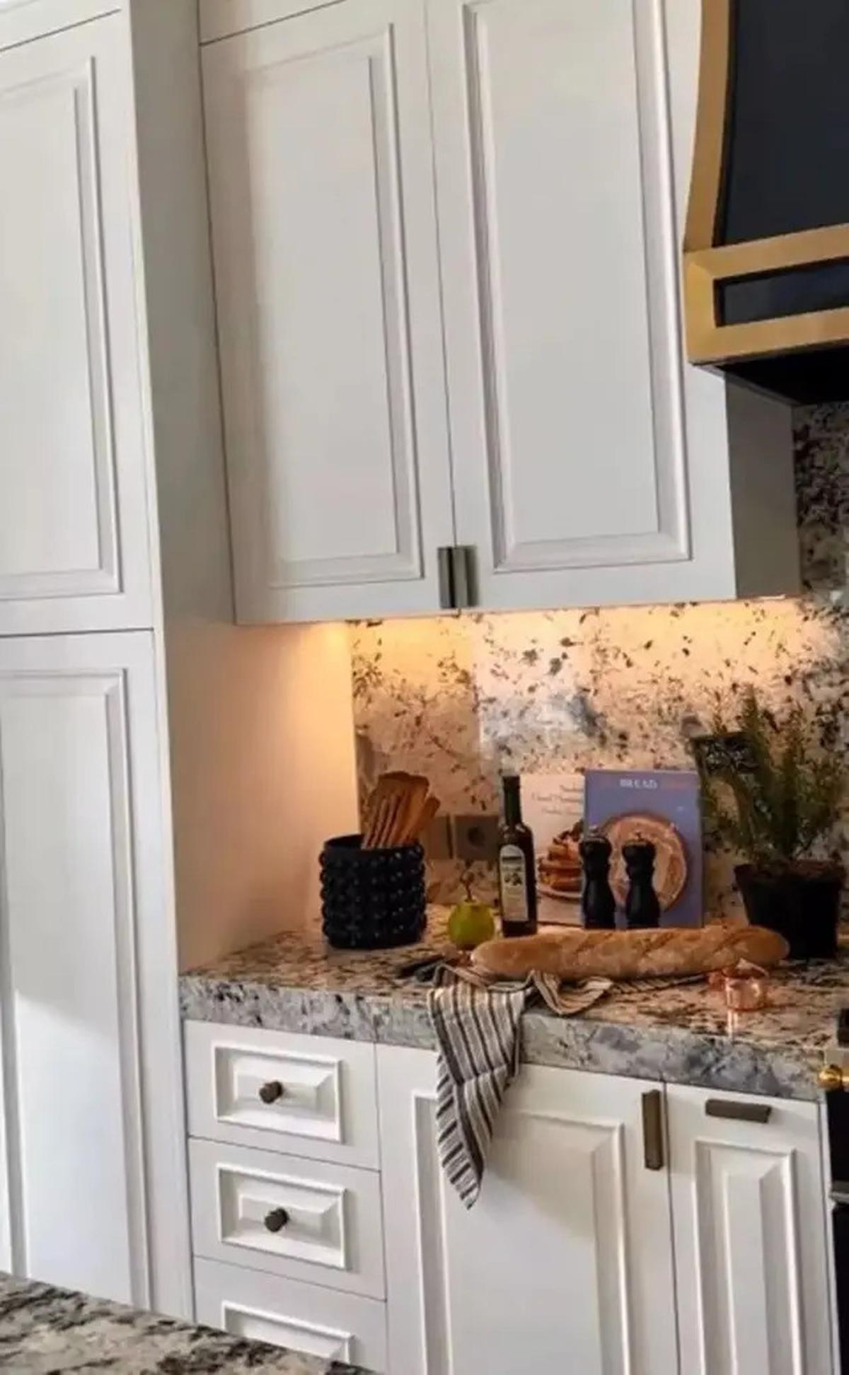 Potret Rumah Nabila Syakieb Bergaya American Classic dengan Dapur Mewah