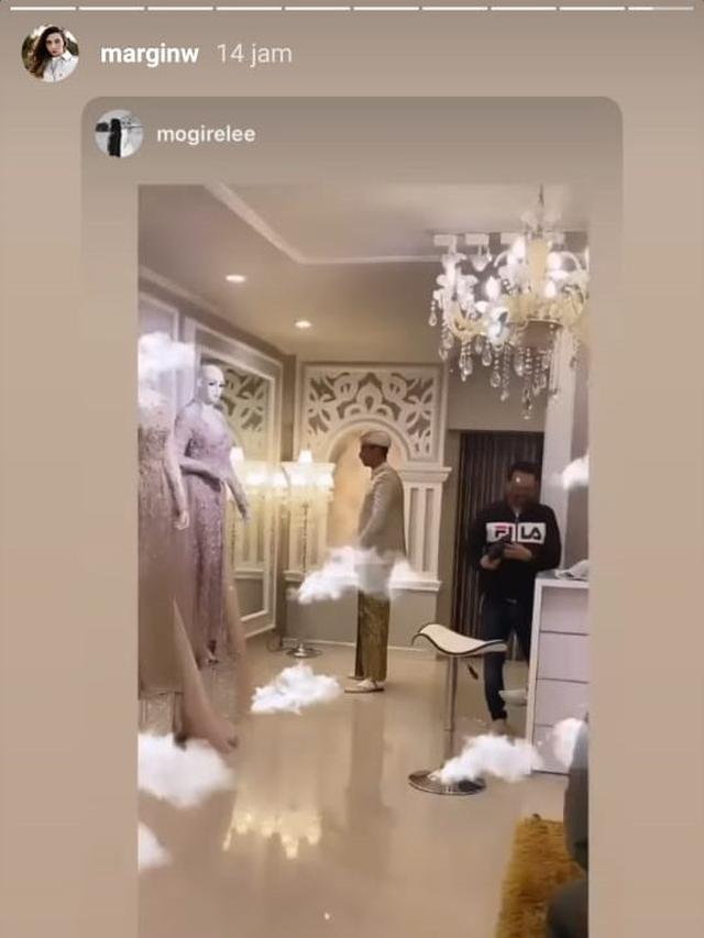 Momen Ali Syakieb Fitting Baju Pengantin. (Sumber: Instagram/@marginw)