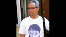 Keluarga, kerabat dan rekan Ade Sara hadir datang dengan menggunakan kaos yang bergambar Ade Sara di Pengadilan Negeri Jakarta Pusat, Selasa (19/8/14). (Liputan6.com/Faisal R Syam)