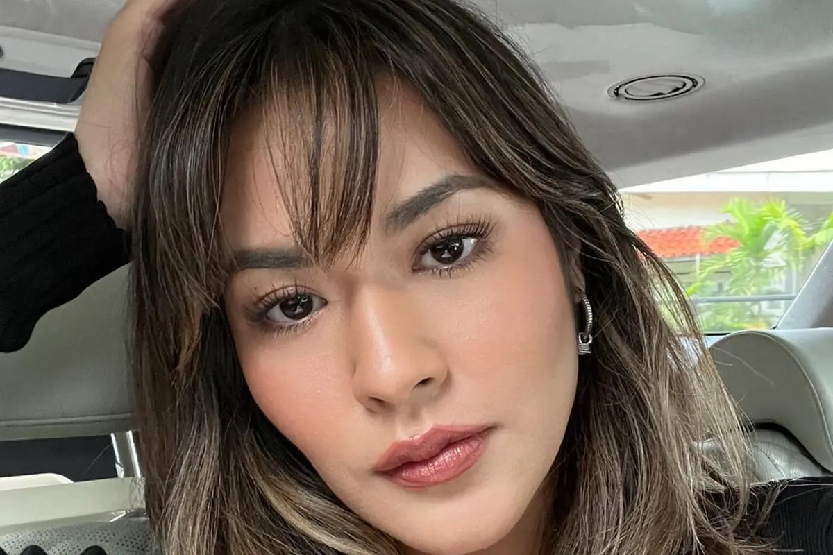 8 Potret Inspirasi Tampilan Rambut Berponi di Tahun 2024, dari Raisa Andriana, Syifa Hadju, Dian Sastrowardoyo, dan Anya Geraldine