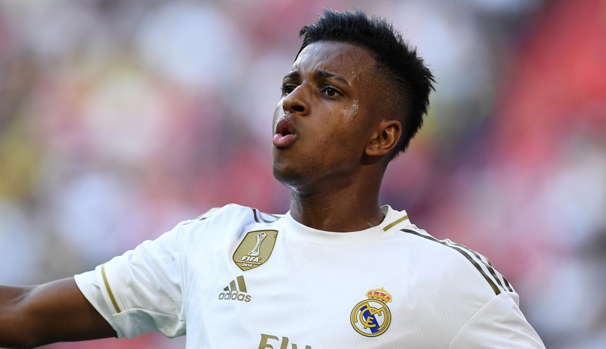 5. Rodrygo Goes (Penyerang) -  Pemain muda berusia 18 tahun ini dilabuhkan ke Santiago Bernabeu dari Santos dengan harga transfer 45 juta euro. (AFP/Christof Stache)
