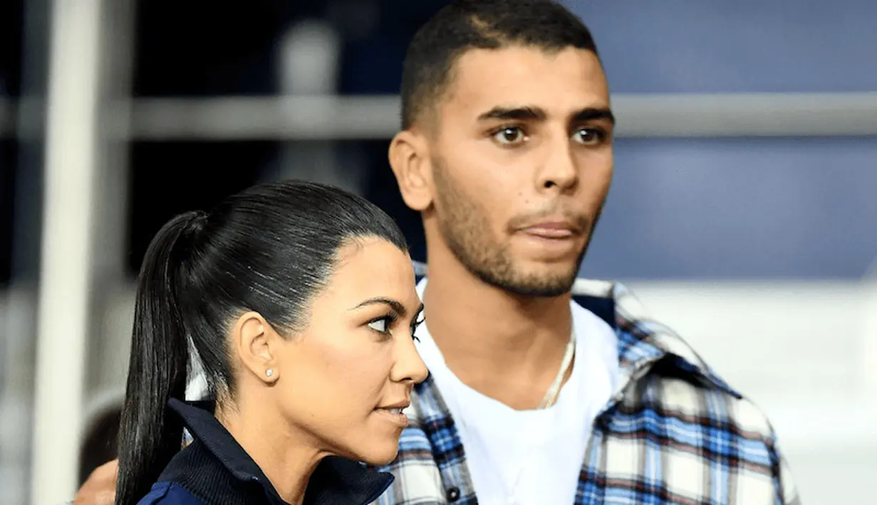 Ini adalah kali pertama Kourtney Kardashian terlihat kencan dengan Luka usai putus dari Younes Bendjima. (The Cheat Sheet)