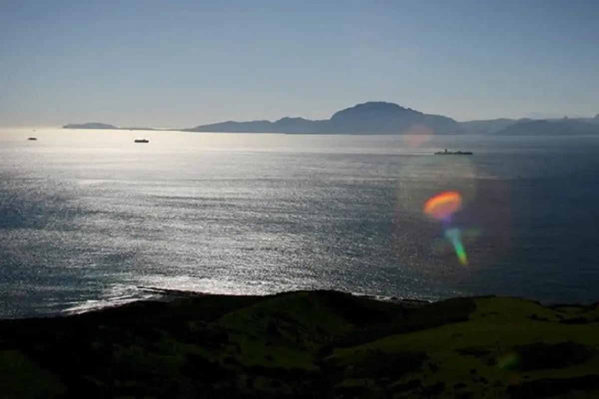 The Morning Ninni tengah berlayar melintasi selat Gibraltar (AFP)