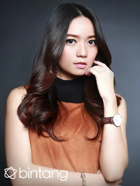 Saat mengunjungi redaksi Bintang.com di kawasan Menteng, Jakarta Pusat (20/2) Stella mengungkapkan beberapa strategi untuk bisa menembus ketatnya persaingan industri musik sekarang ini. (Febio Hernanto, Digital Imaging:Muhammad Iqbal Nurfajri/Bintang.com)