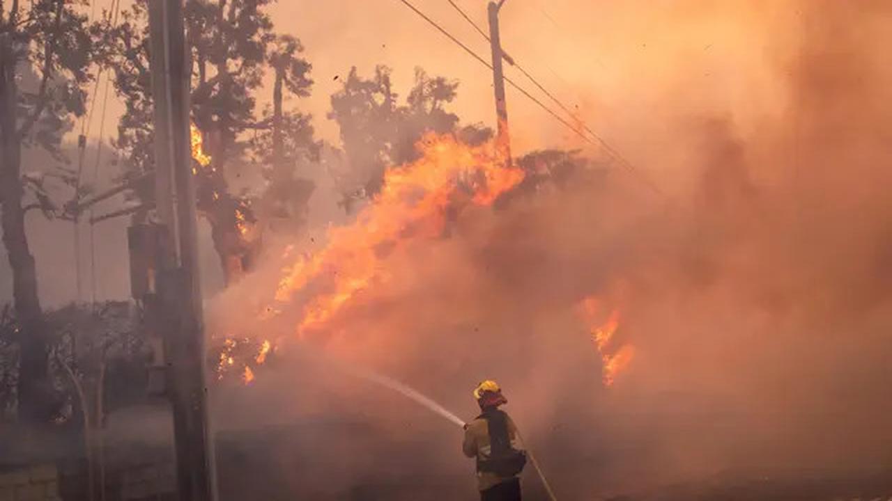 Kebakaran Los Angeles Masih Tak Terkendali, Perubahan Iklim Diklaim Jadi Penyebab?
