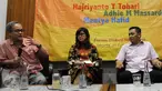 Tokoh senior Partai Golkar Hajriyanto Y Thohari, Politikus Partai Golkar Meutya Hafid,  Koordinator Gerakan Indonesia Bersih (GIB) Adi Masardi (ki-ka) menjadi pembicara diskusi bertajuk "Mau Kemana Golkar?",  Jakarta, (21/2). (Liputan6.com/Helmi Afandi)