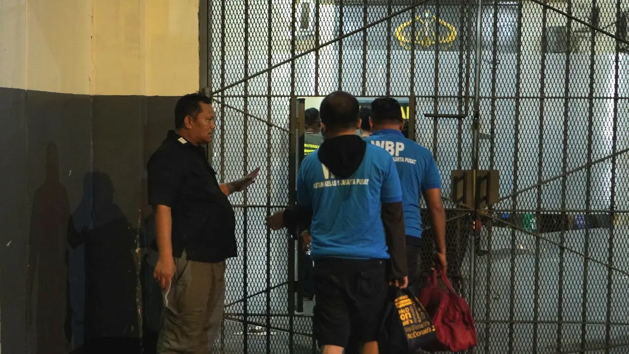 Narapidana Rutan Salemba pindah ke Lapas Jawa Barat.