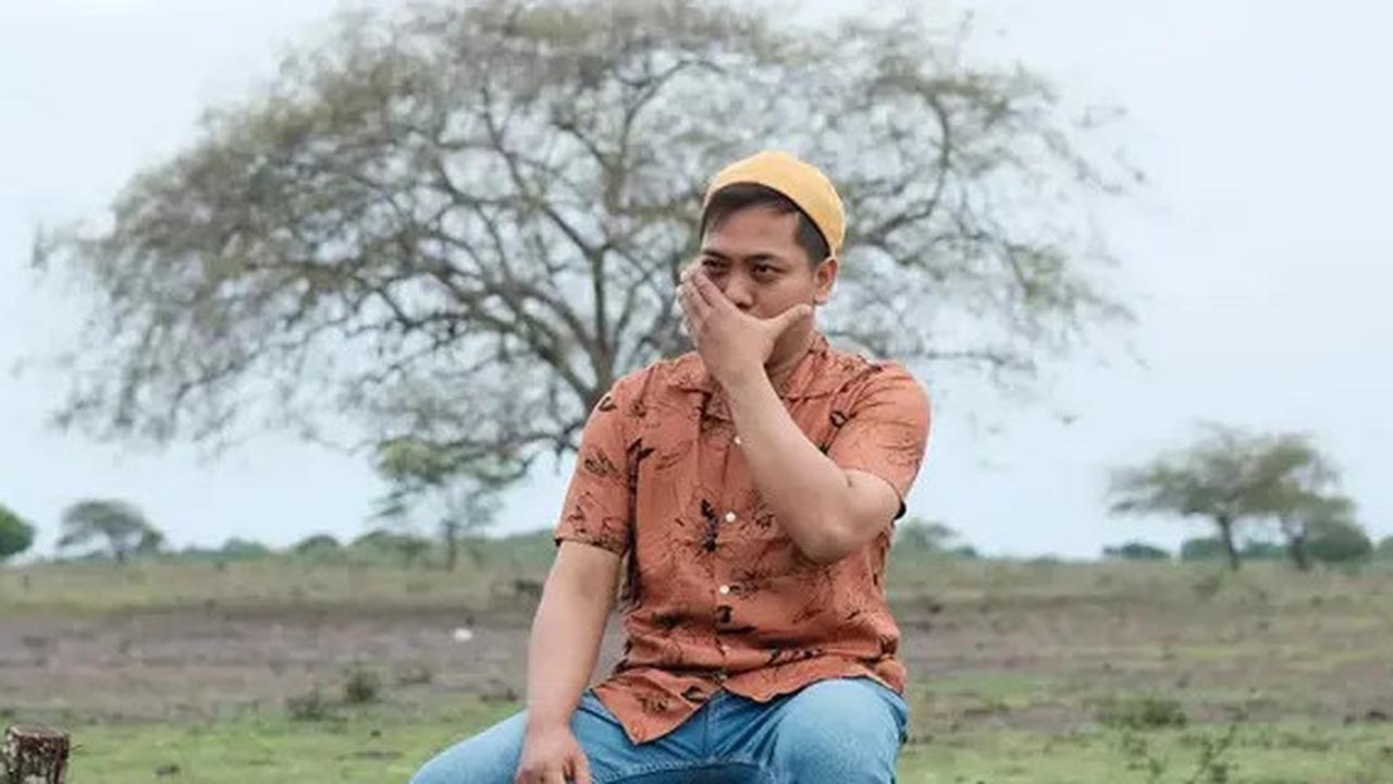 6 Potret Sosok Lebah Ganteng, Legenda Penerjemah Subtitle Film	yang Ternyata Humoris