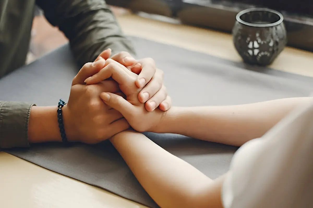 Jatuh Cinta dengan Scorpio? Ini Plus Minusnya dalam Hubungan - 1