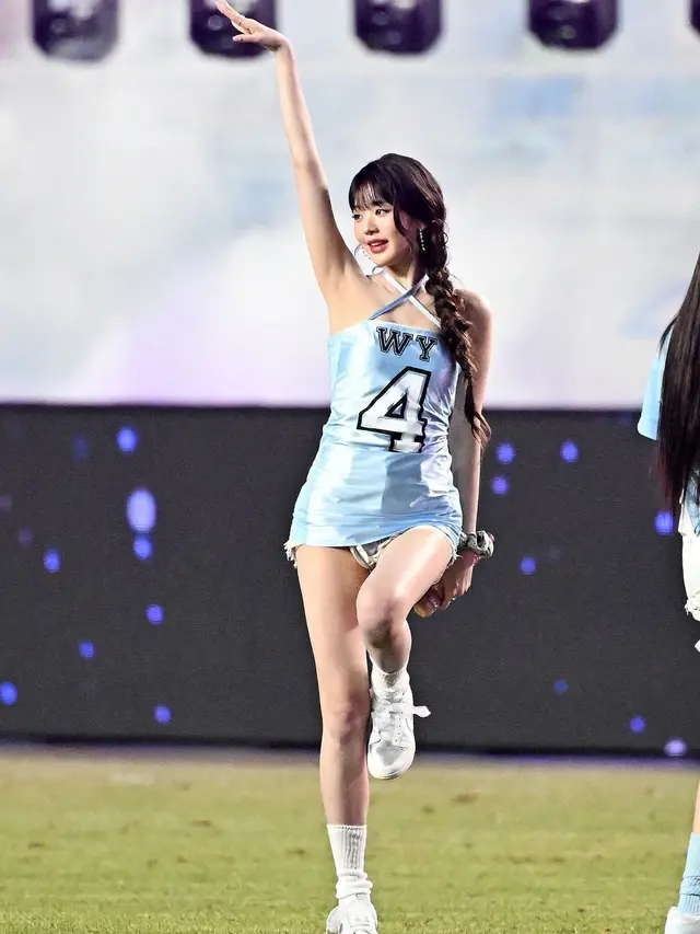 Balletcore di Lapangan Hijau, Gaya Jang Wonyoung IVE Tuai Pujian Berkat Sentuhan Feminin nan Sporty