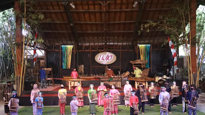 Wisata Saung Angklung Udjo