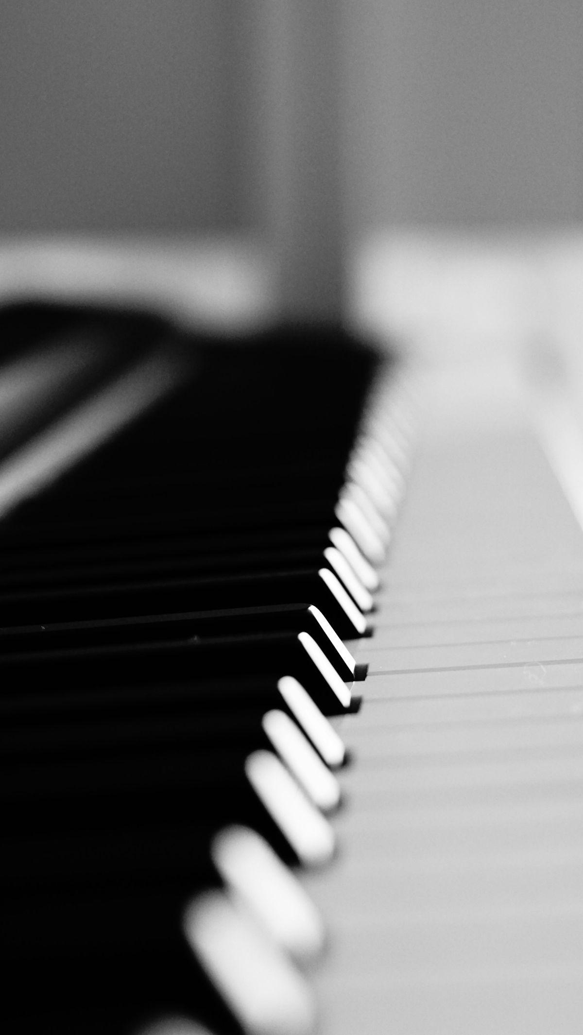 6. Mendengarkan Musik<br>