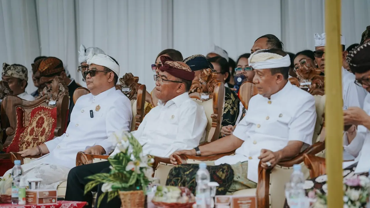 Menteri Koordinator Bidang Pembangunan Manusia dan Kebudayaan (PMK) Muhadjir Effendy menghadiri Tawur Agung Kesanga di Prambanan, Minggu (10/3/2024) (Istimewa)
