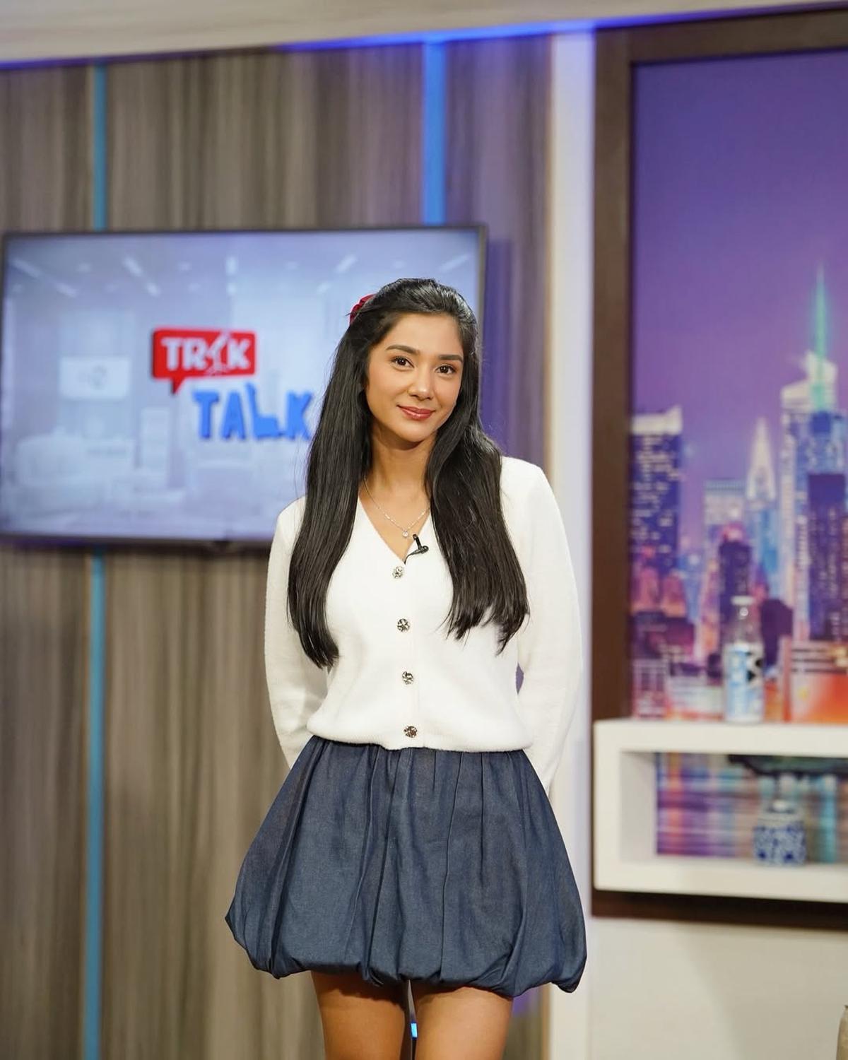 Deretan Potret Fanny Ghassani dengan Outfit Putih, Tampak Anggun dan Pesona Cantik Terpancar