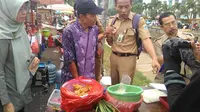 Ketika Bambang Harus Membuang Takjil Berformalin
