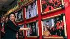 Ketua Umum PDI Perjuangan Megawati Soekarnoputri melihat pameran foto di lobi Inna Grand Bali Beach Hotel, Denpasar, Jumat (9/8/2019). Pameran foto bertema 'Kepemimpinan dan Kerakyatan Bersama PDI Perjuangan' menampilkan 25 foto terbaik karya perwarta foto. (Liputan6.com/Johan Tallo)
