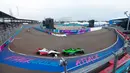 Suasana sesi balapan ajang Jakarta E-Prix 2025 yang berlangsung di Jakarta International ePrix Circuit, Ancol, Sabtu (21/6/2025). (Bola.com/M Iqbal Ichsan)