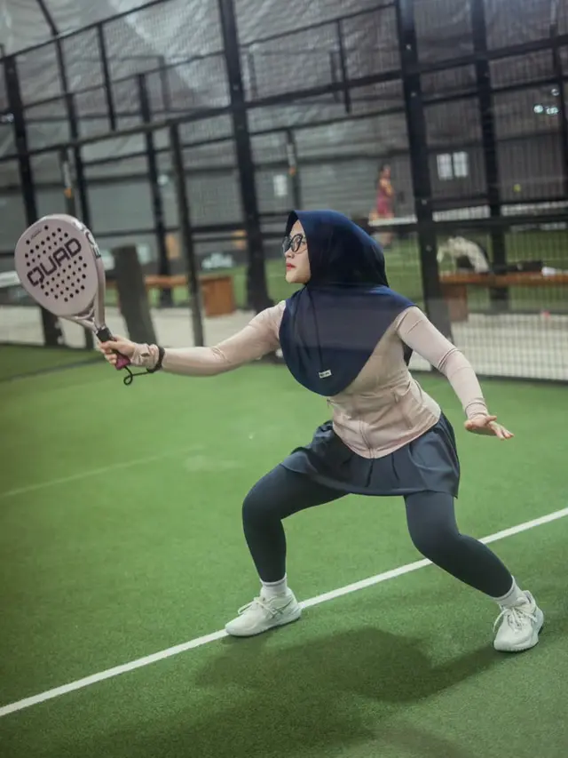 Putri Delina olahraga padel (Foto: Instagram @putridelinaa)