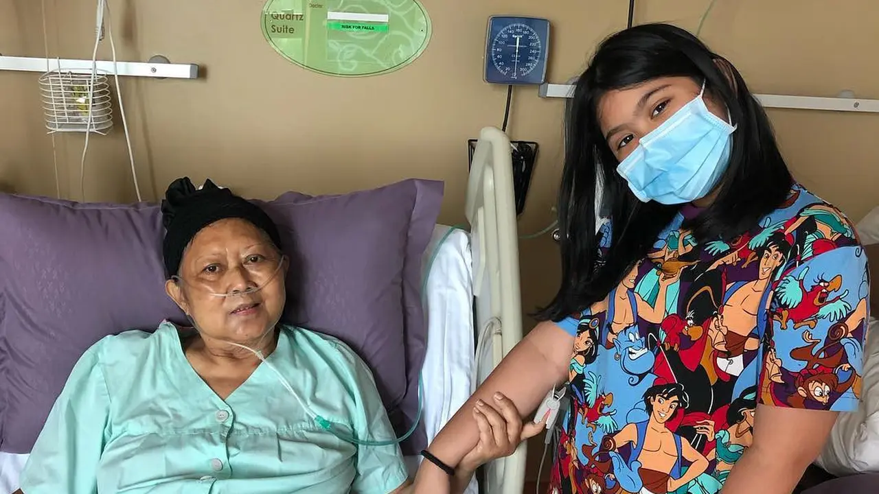 [Fimela] Almira Yudhoyono dan Ani Yudhoyono