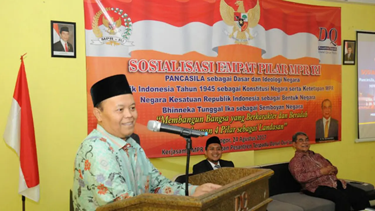 Hidayat Nur Wahid terus lakukan Sosialisasi Empat Pilar MPR RI kepada generasi muda, agenda kedua hari ini dilakukan kepada santri pesantren