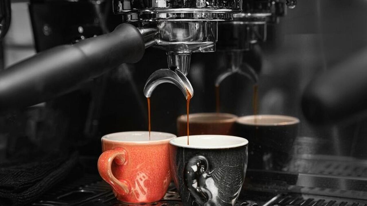 Sarapan: Kopi Hitam